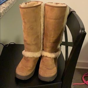 Tan Ugg boots